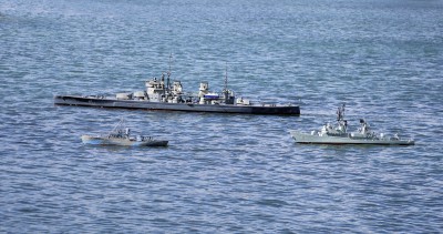 King George V, Jeff Browne's HMCS Snowberry and HMAS Brisbane