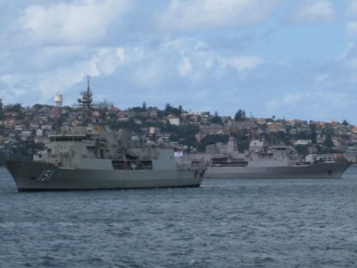 HMAS Arunta and HMNZS Te Mana in Sydney Harbour