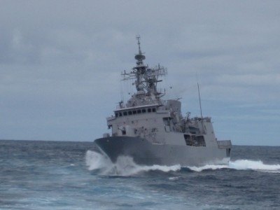 HMNZS Te Mana in a high speed turn to Port